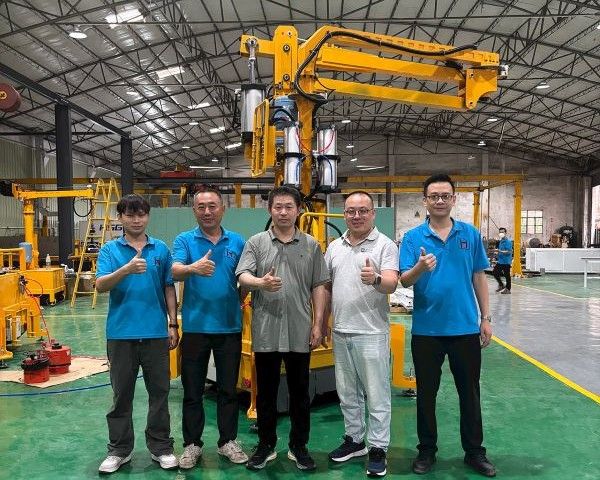 宝冶科技 2 套辊环拆装助力机械臂顺利通过出厂验货