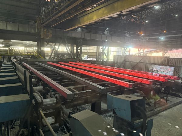 • 连接炼钢、连铸和轧制工序的钢厂二级过程控制系统
